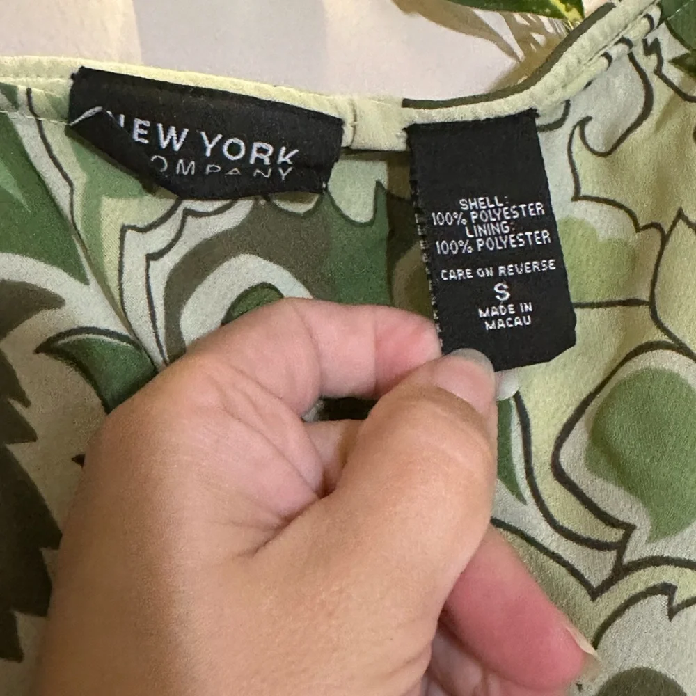 New York & Company Green Patterned A-Line Skirt - Picture 2 of 2